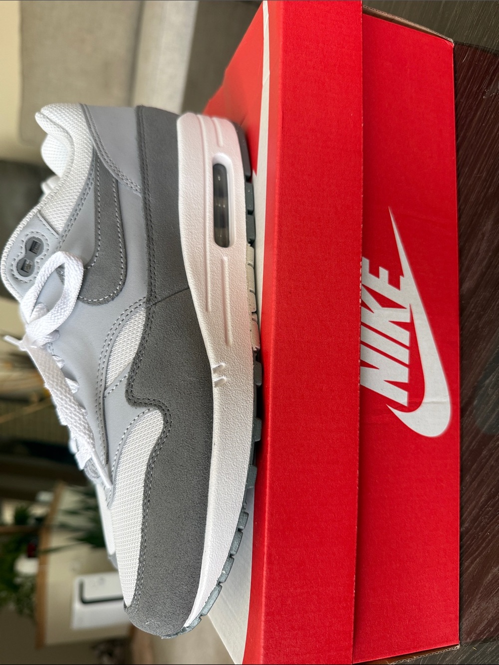 Nike Women’s Grey and White Low-Top Sneakers - Picture 3 of 5